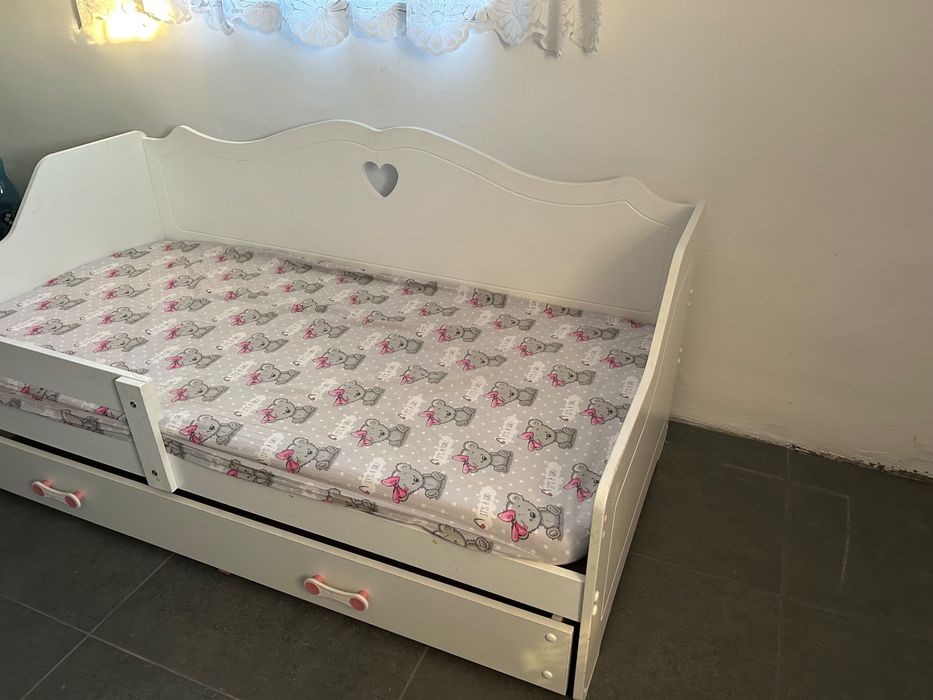 Łóżko dla dziewczynki