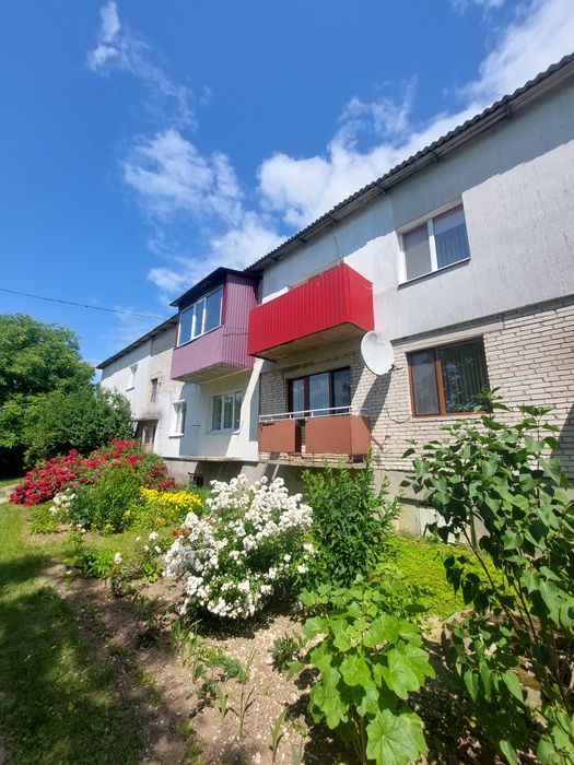 ПРОДАЖ! Трикімнатна квартира в селищі Локачі