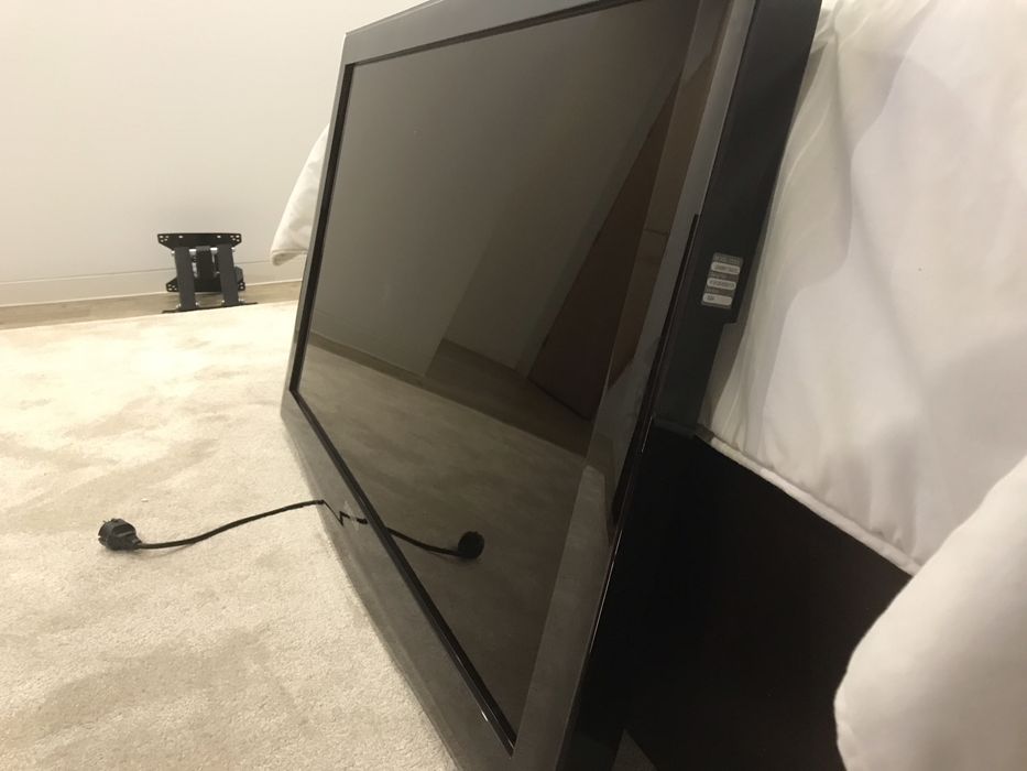 Tv 40” Samsung com Suporte de parede