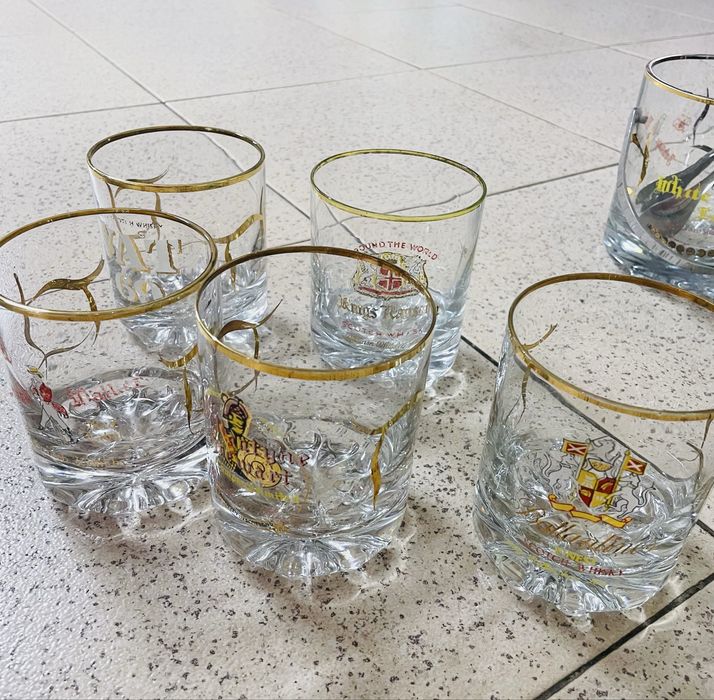 Conjunto de 5 copos e um suporte para gelo com pinça