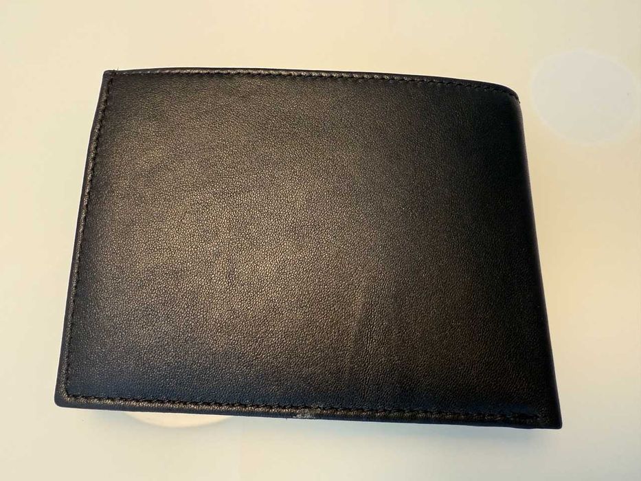 Carteira homem da marca Bikkembergs nova ainda na caixa.