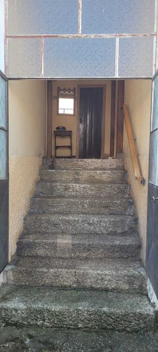 Moradia em pedra à renovar