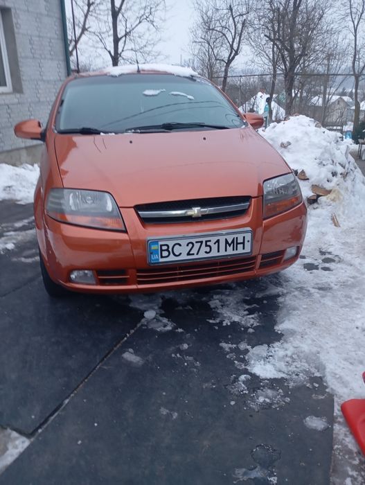 Продається.        Шевроле авео     газ , бензин
