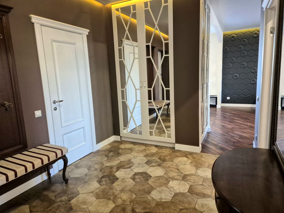 Оренда 2к.к-ра 80,2м2 Варшавський/Варшавский.Євроремонт.Генератор