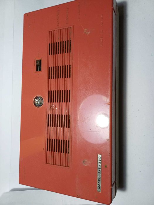 Rádio antigo a pilhas - Sharp