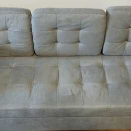 Sofá de 3 lugares acolchoado