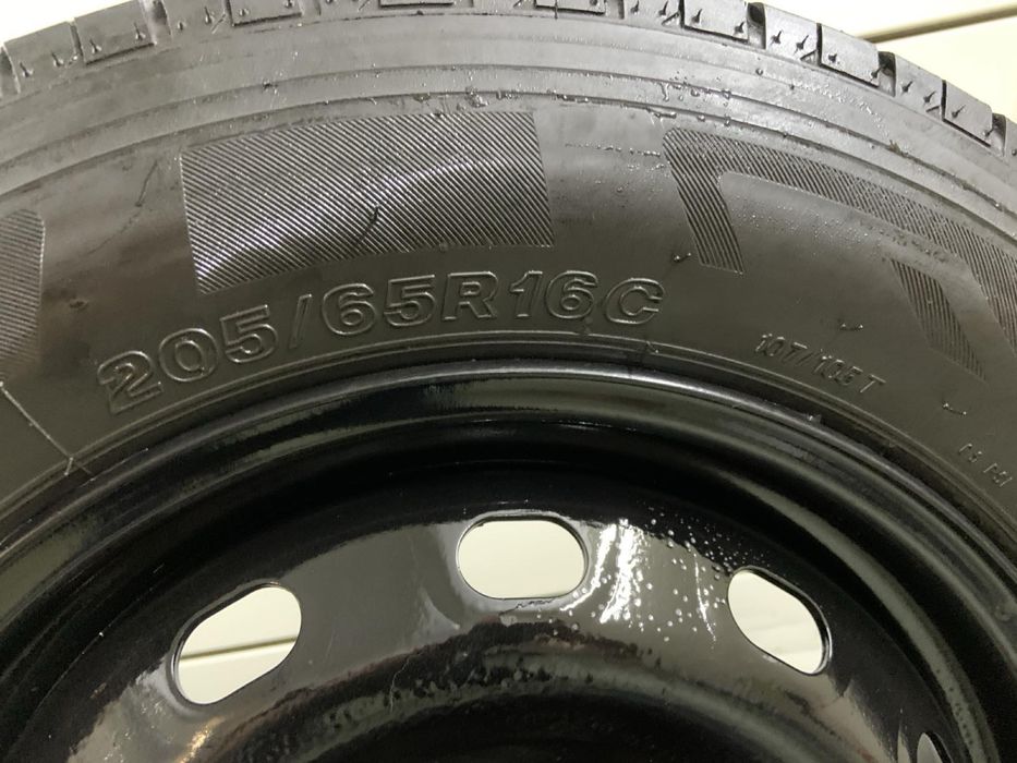 диски 5х114,3R16 ET+шини 205/65R16C