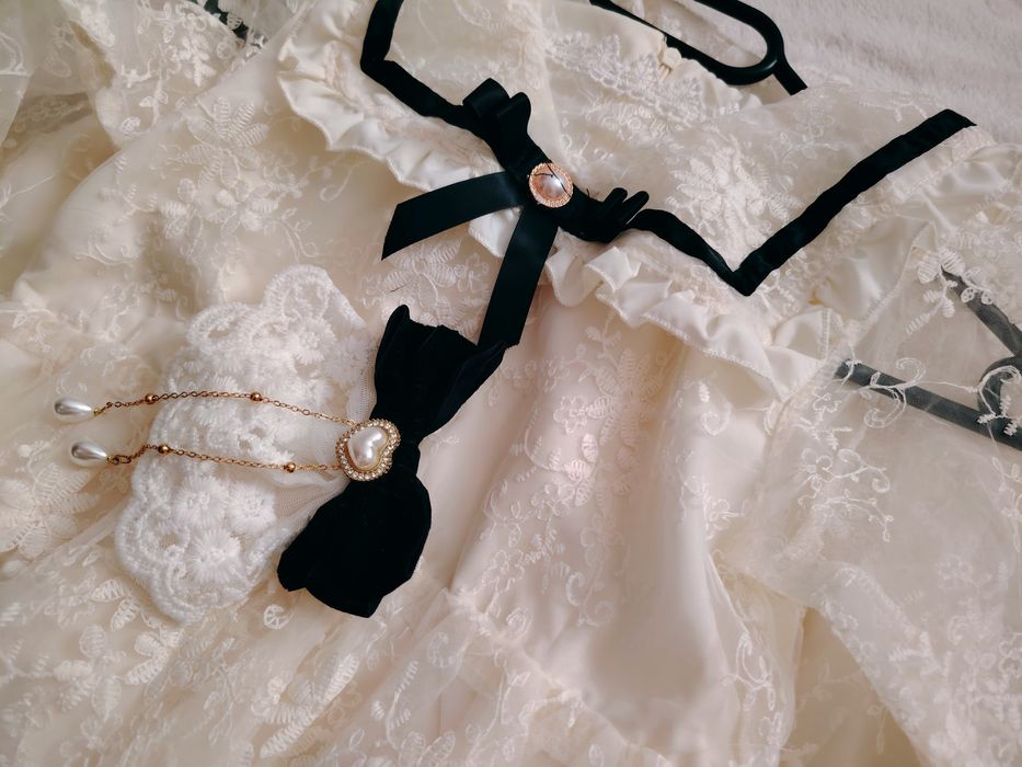 Sukienka 128 ecru i spinka