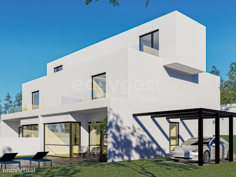 Lote 425 m2 para construção de moradia com 3 pisos, garagem e piscina