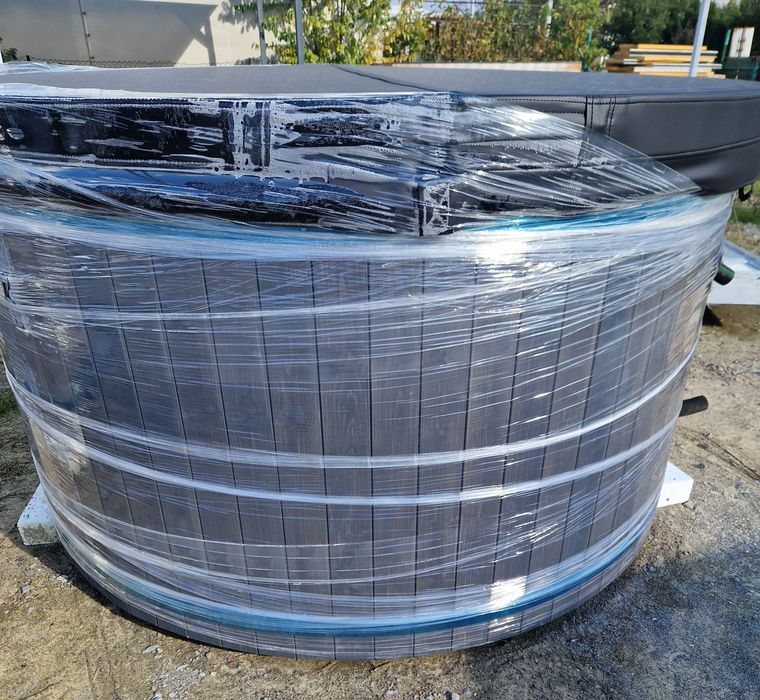 Balia ,jacuzzi ogrodowe z hydromasażem