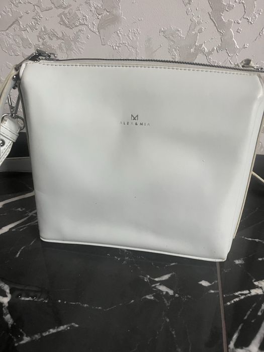 Прлдам сумку голубу !