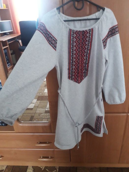 Вишите платтячко на дівчинку