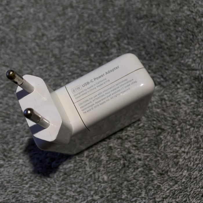 Адаптер Apple USB-C 61w A1718