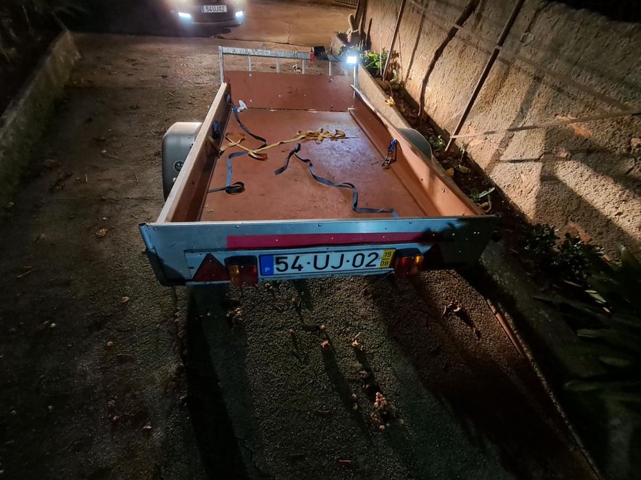 Atrelado para carro ligeiro