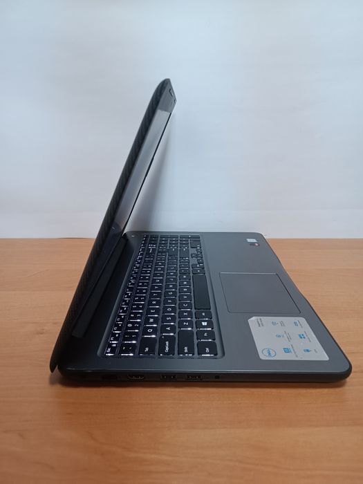 Ноутбук DELL Inspiron i7 8GB D4 SSD 256GB + HDD 500GB Radeon R7 4GB