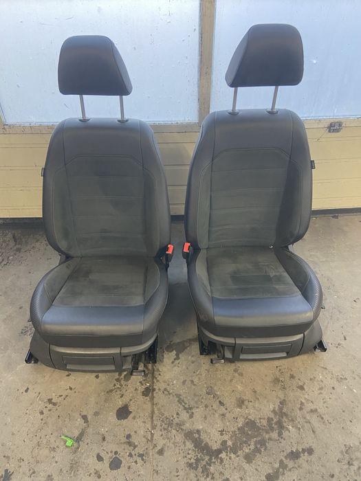 Volkswagen Amarok Wnetrze Fotele Skory