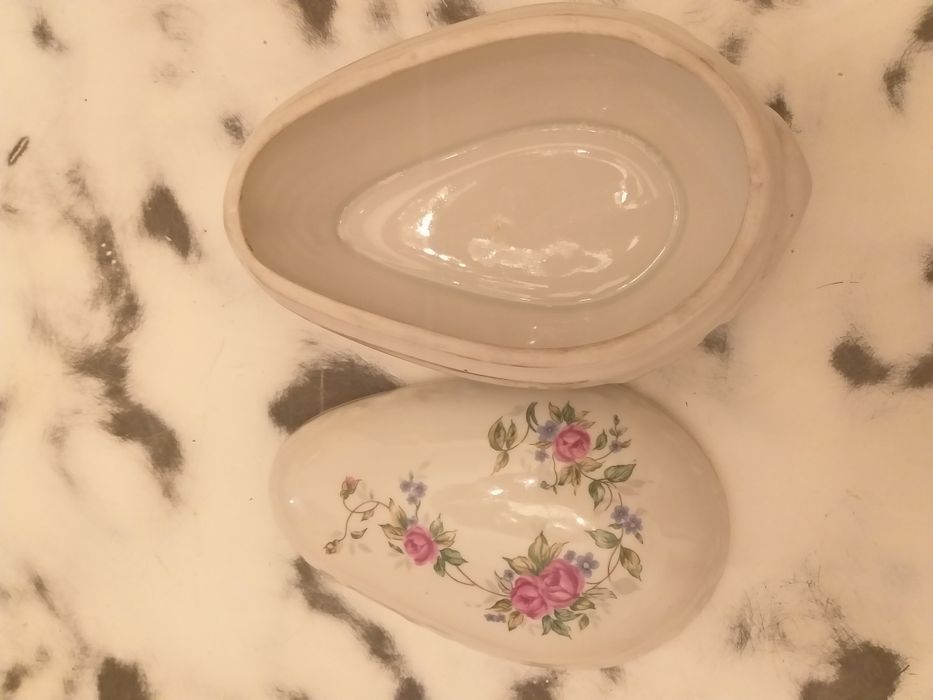 Stare duze puzderko z porcelany firmy Włocławek