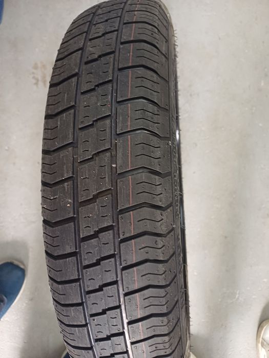 Pneu suplente Mercedes