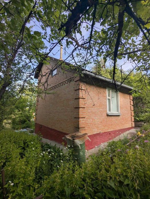 2-х поверхова дача із земельною ділянкою біля річки в с.Петрівка