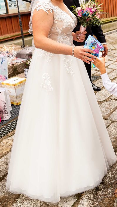 Cudowna Suknia Ślubna