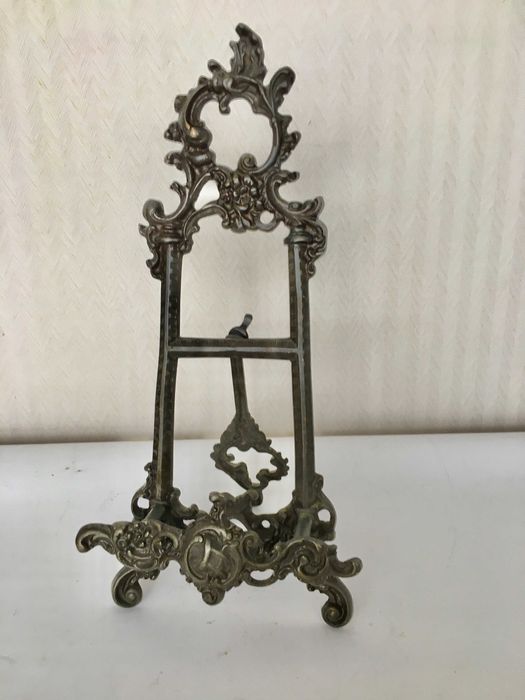 Декоративна підставка (мольберт) для тарілок, Франція