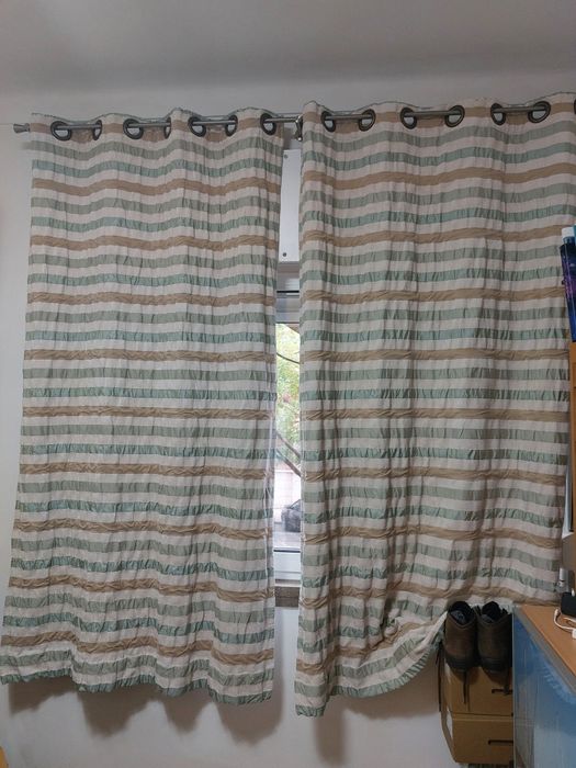 2 Cortinados do Gato Preto, curtos de riscas