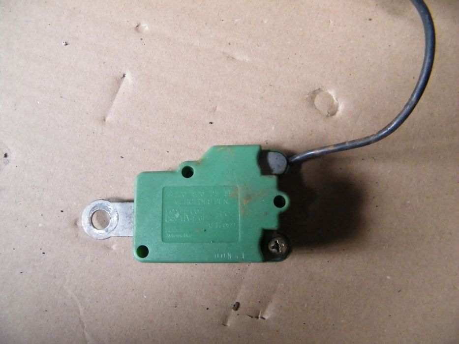 Wzmacniacz anteny 2208202389 Mercedes W220 S klasa 3.2 CDI (2001r.)