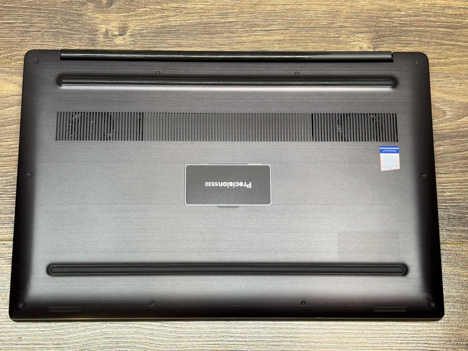 Dell Precision 5530 15.6" 4k Touch i9-8950HK 32gb/512gb Nvidia P2000 4gb