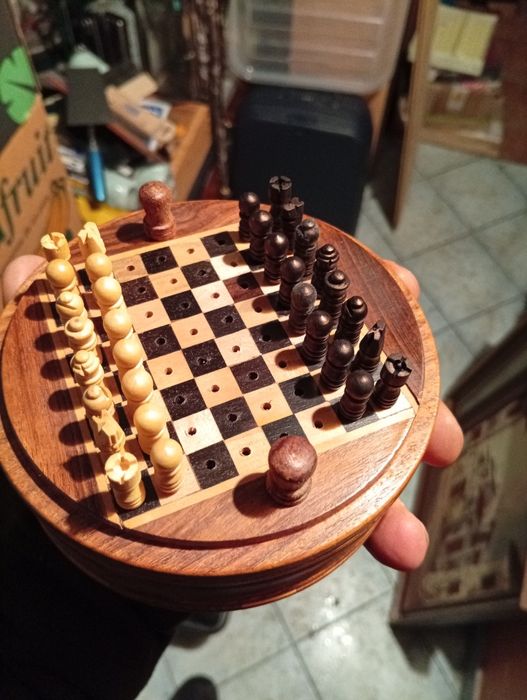 Szachy,stare drewniane szachy