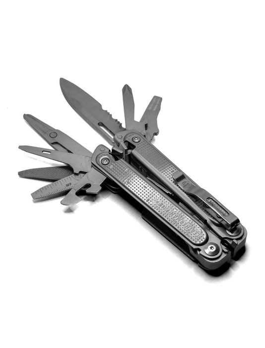 Multitool Leatherman Free P2 z kaburą | 19 narzędzi