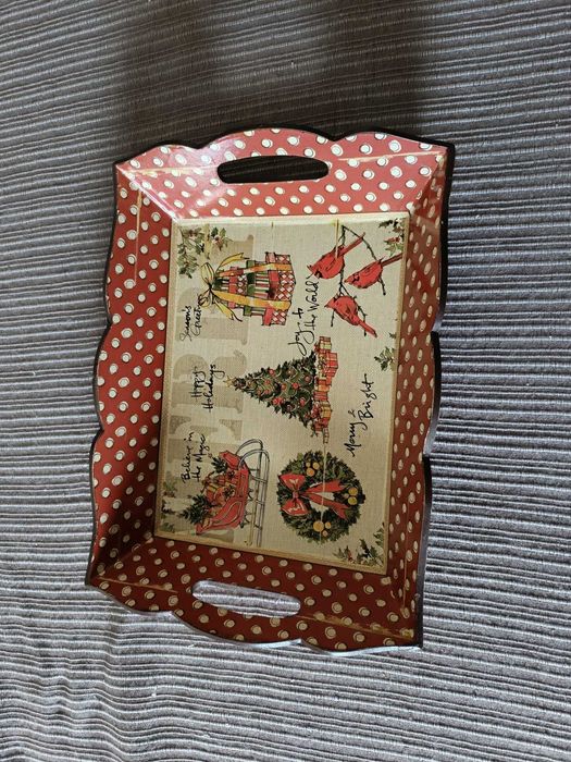 Tabuleiro vintage em madeira sem uso.