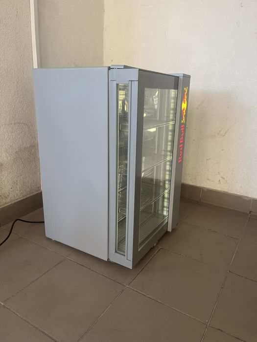 Холодильна Вітрина Вертикальна Настільна для Напоїв