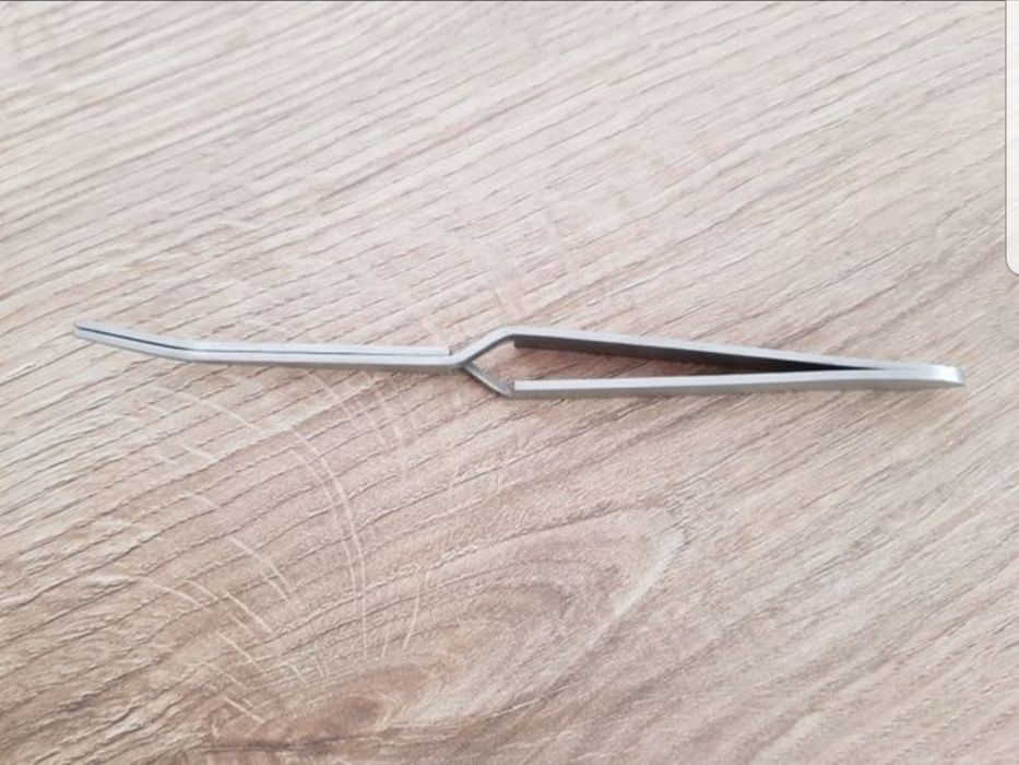 Pinça para curvatura em C - unhas de gel