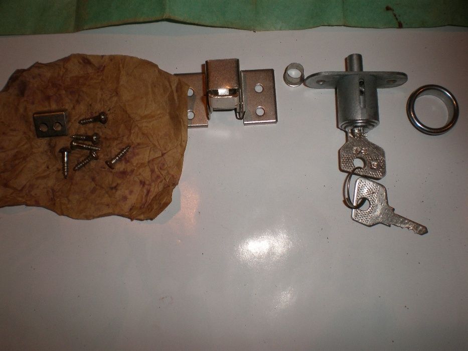 Замок врезной с запором для мебели времен СССР