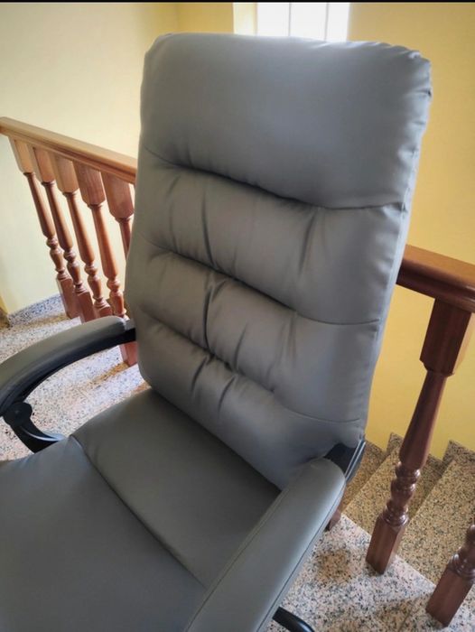 Cadeira de escritório nova