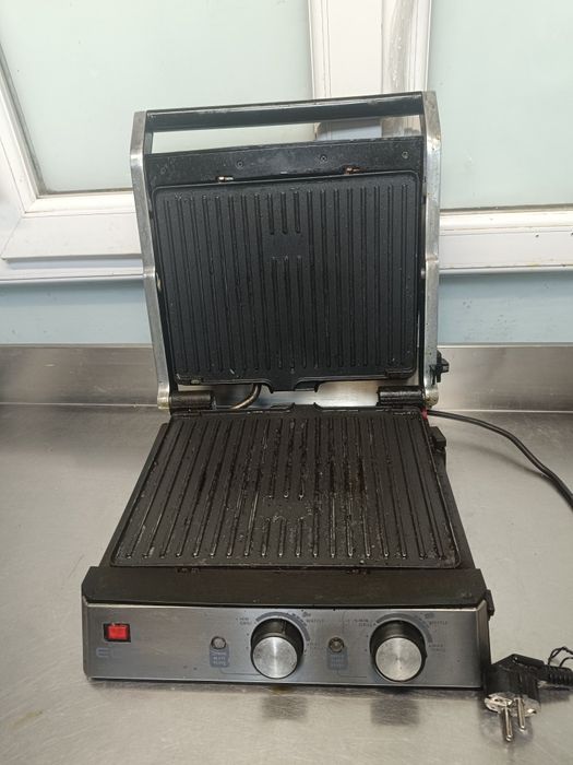 Гриль ECG KG 2033 Duo Grill & Waffle