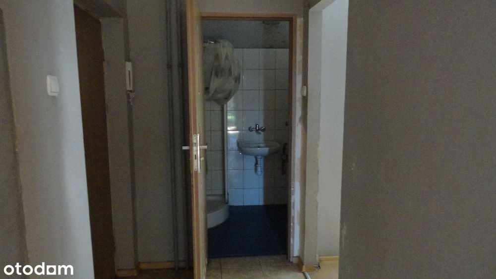 WYNAJEM Centrum 2 pokoje 1 piętro parking targ ul. Piastowska
