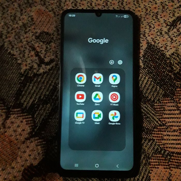 Samsung 05 на 128 ГБ пам'яті