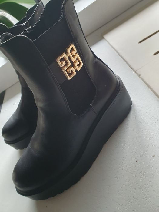 Botki ba platformie .skora ekologiczna rozmiar 36