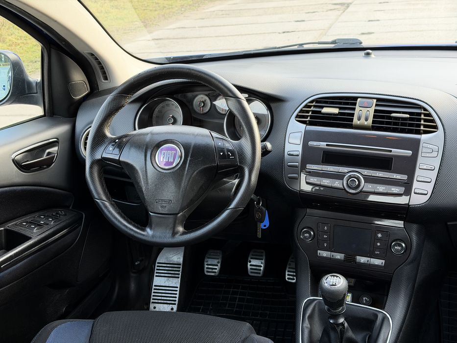 Fiat Bravo 2 / 2007 / 1.4 + LPG / Długie opłaty / Drugi komplet kół /