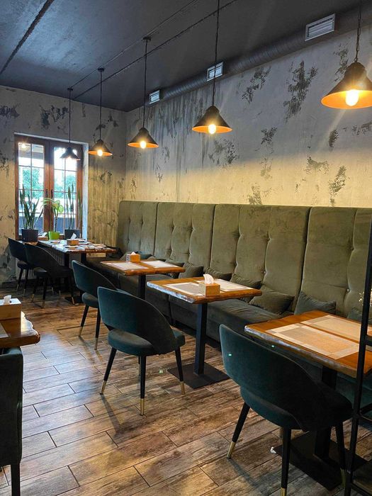 Меблі для кафе  ресторанів та барів