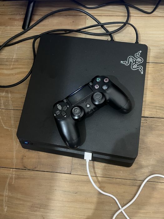 Sony ps4 500gb em otimo estado