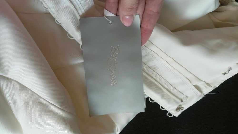 Весільна,фірмова сукня