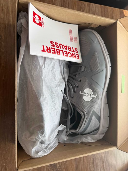 buty ochronne z noskiem stalowym S1 STRAUSS