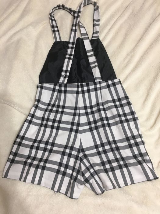 Гарненький комбінезон зі спідничкою-шортами