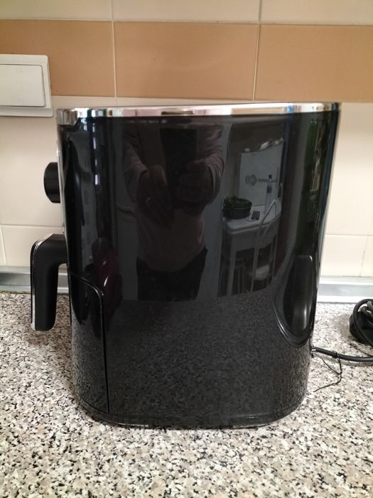 Vendo fritadeira airfryer com pouco uso