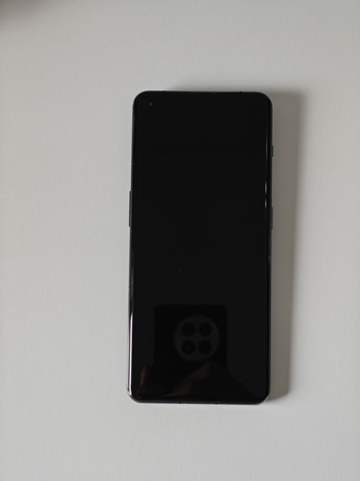 Smartfon OnePlus 11 8/128 jeszcze na gwarancji.