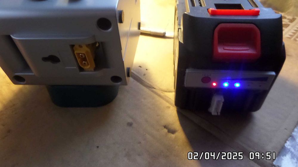 DC понижающий повышающий преобразователь с цветным экраном