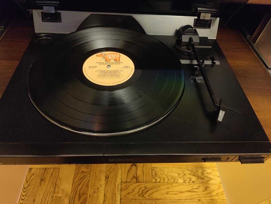 Gramofon Akai AP-X1