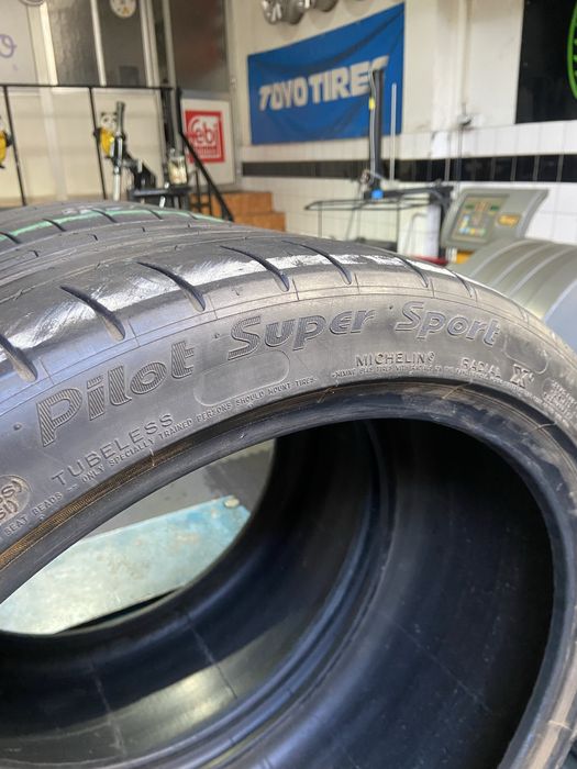 Pneus 255 / 35 R 19 Michelin